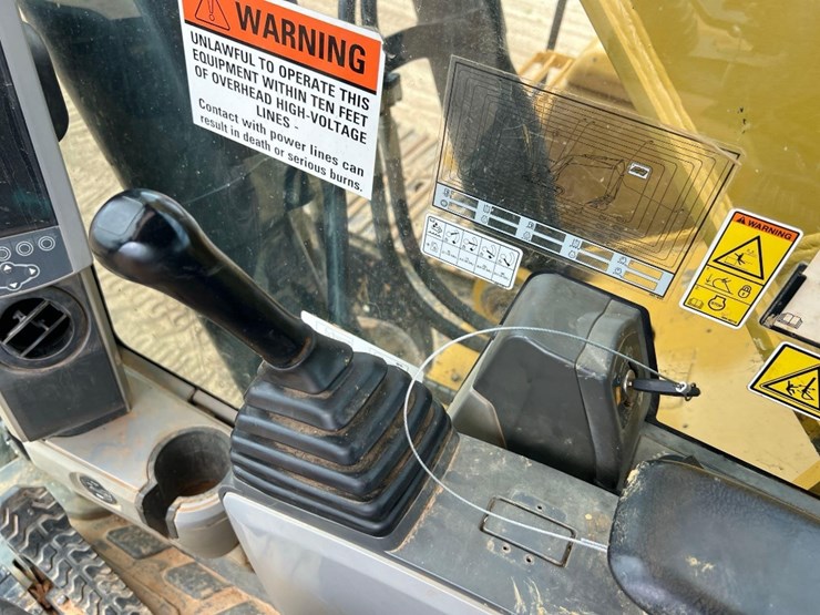 2017-caterpillar-336fl-image-40