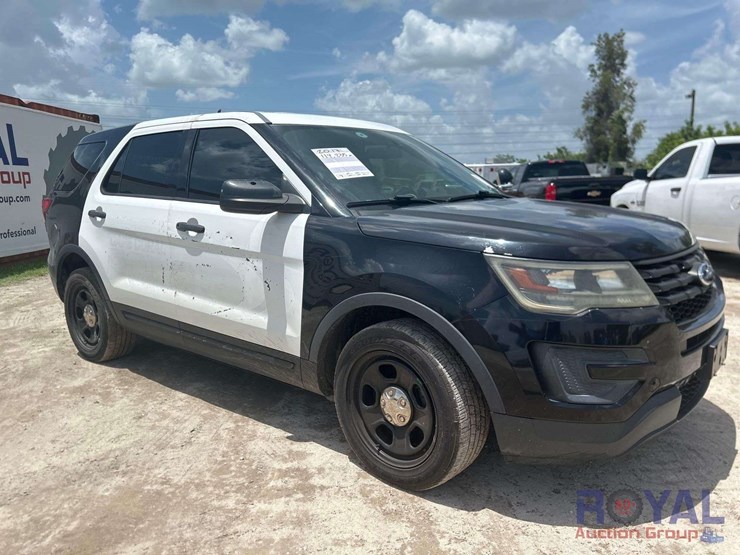 2017-ford-explorer-image-2