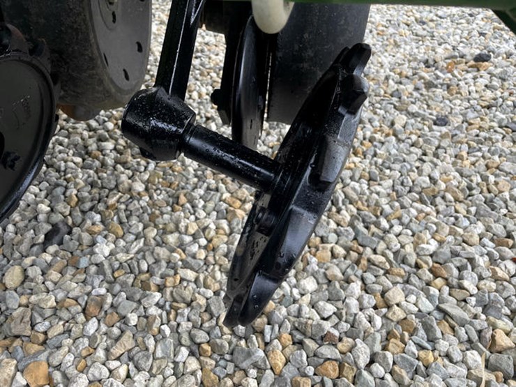 2017-john-deere-1990-image-47