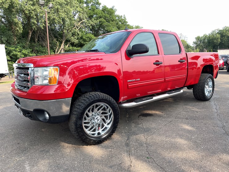 2012-gmc-2500-image-1