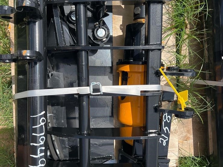 unused-future-mini-excavator-attachment-set-image-4