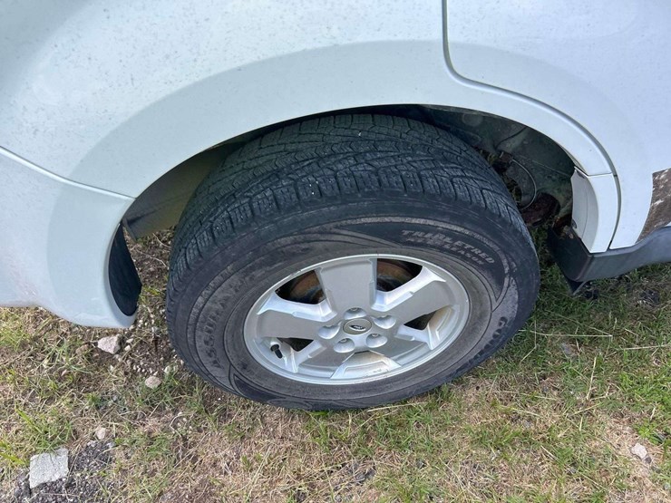 2012-ford-escape-image-19