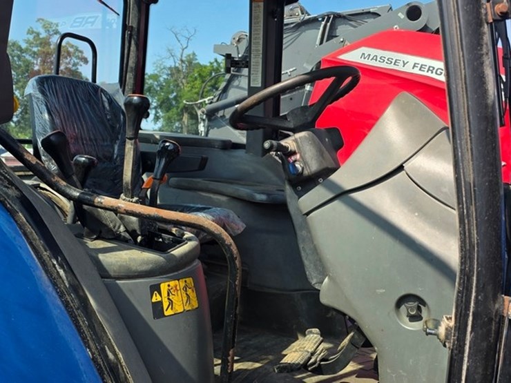 new-holland-ts100-image-45