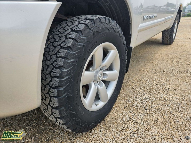 2014-nissan-titan-image-14