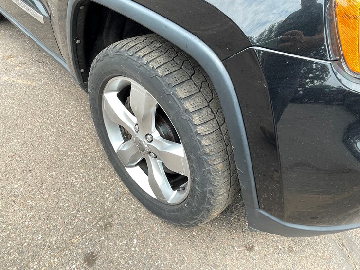 2013-jeep-grand-cherokee-image-40