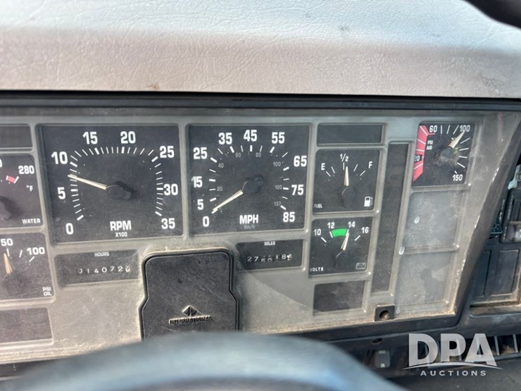2000-international-8100-image-72