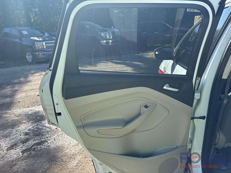 2013-ford-escape-image-18