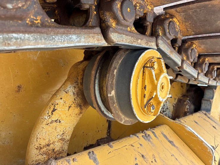 2022-john-deere-450-image-48