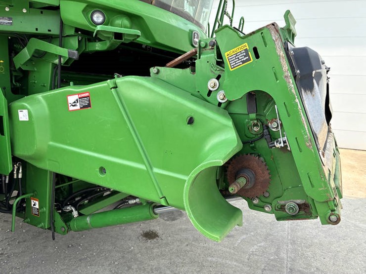 2014-john-deere-s690-image-19