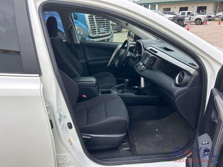 2018-toyota-rav4-image-22