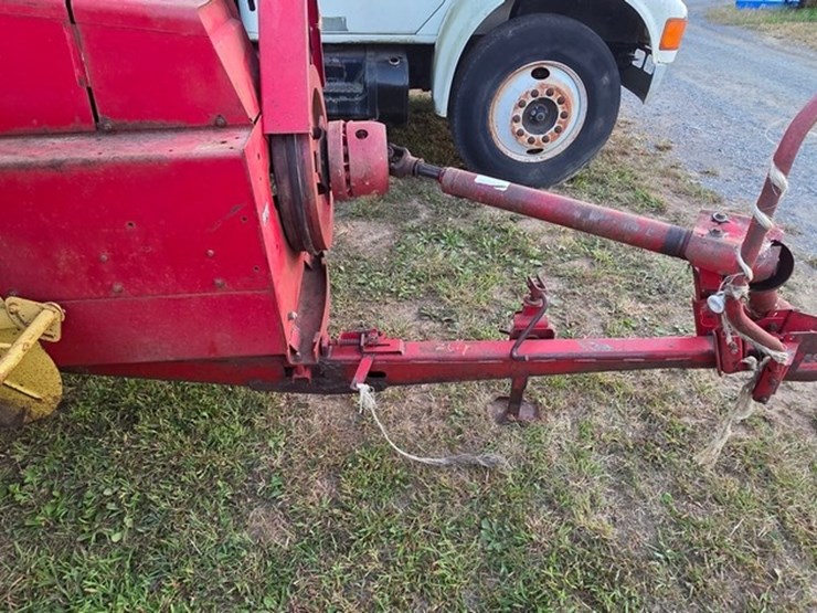 new-holland-276-image-27
