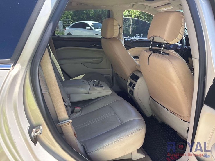 2010-cadillac-srx-image-22