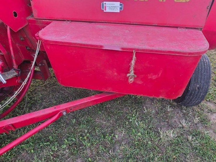 new-holland-276-image-17