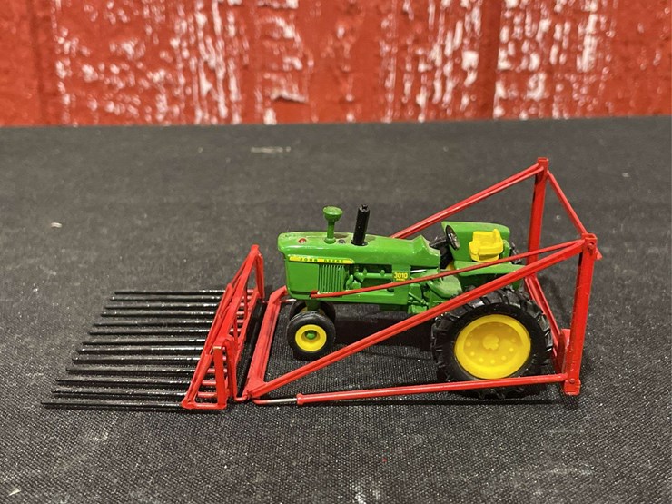 john-deere-3010-image-2