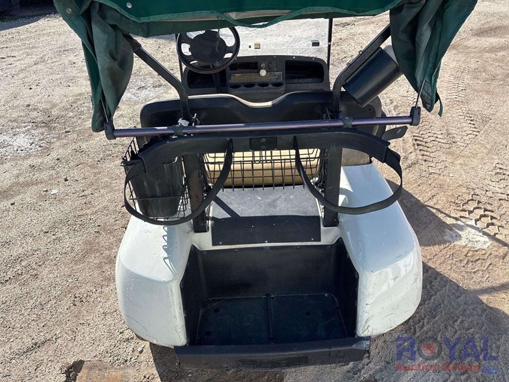 ez-go-electric-golf-cart-image-4