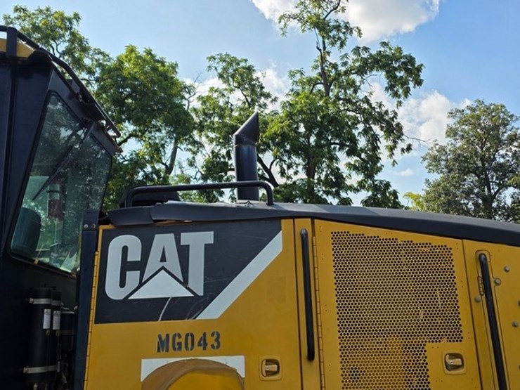 2009-caterpillar-140m-vhp-image-24