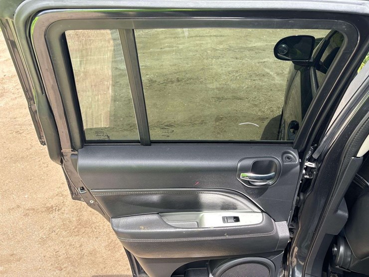2015-jeep-compass-image-14