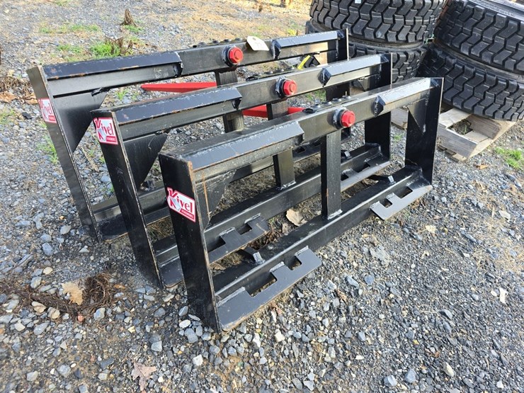 new-kivel-single-skidloader-spear-image-2