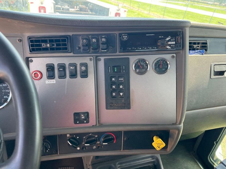 2016-kenworth-t270-image-37