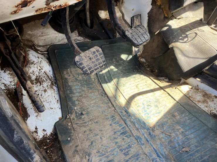 #111477-•-1988-gmc-lime-truck-#v532251-image-34