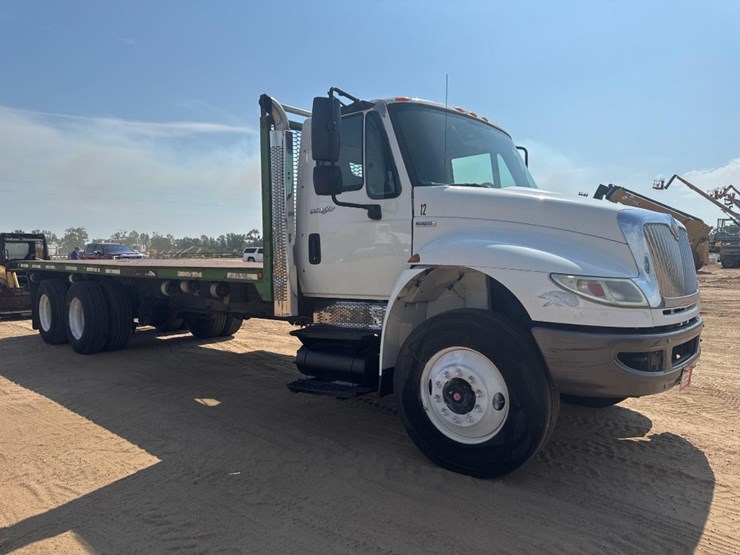 2010-international-durastar-4400-image-4