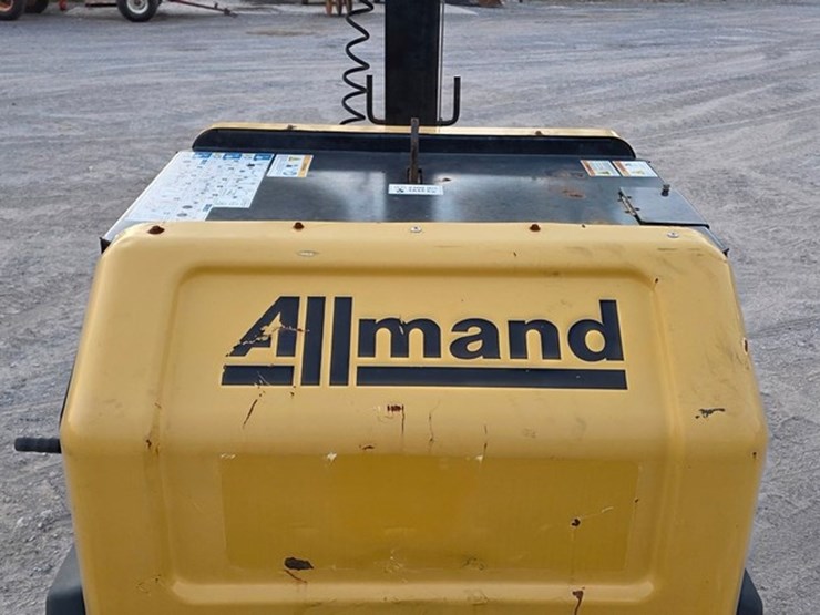 2018-allmand-light-tower-(runs-and-works)-image-11