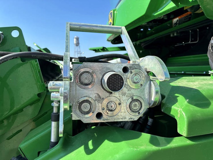 2024-john-deere-s780-image-13