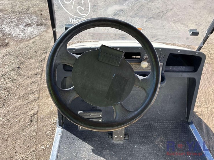 ez-go-electric-golf-cart-image-2