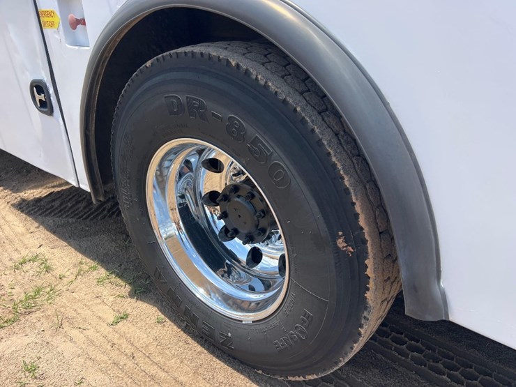 2017-ford-f750-image-32