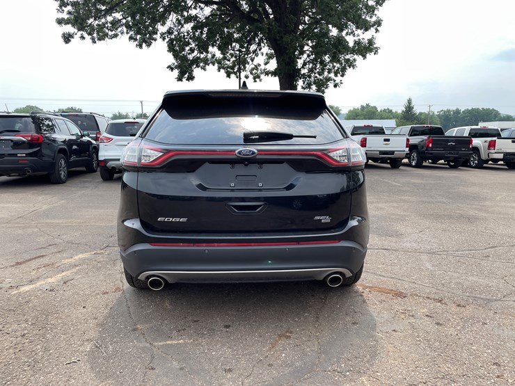 2016-ford-edge-sel-image-4