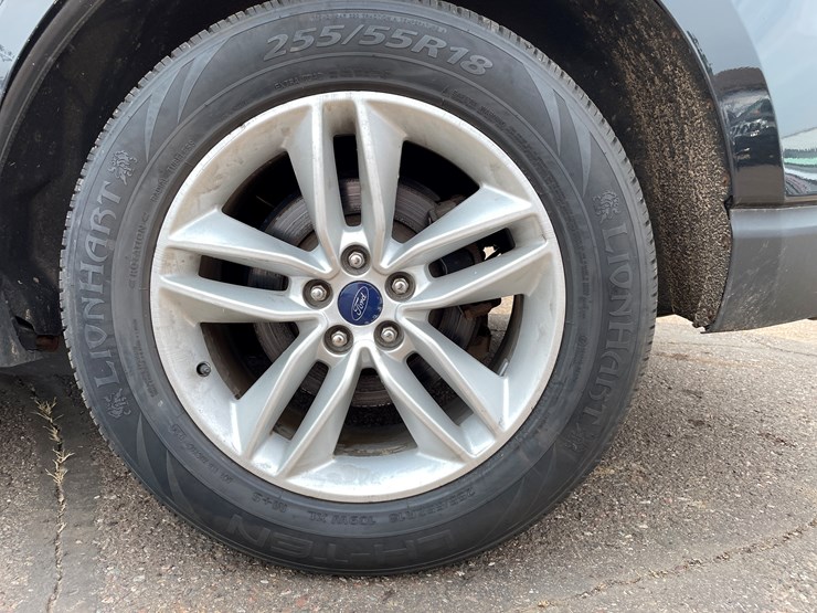 2016-ford-edge-sel-image-19