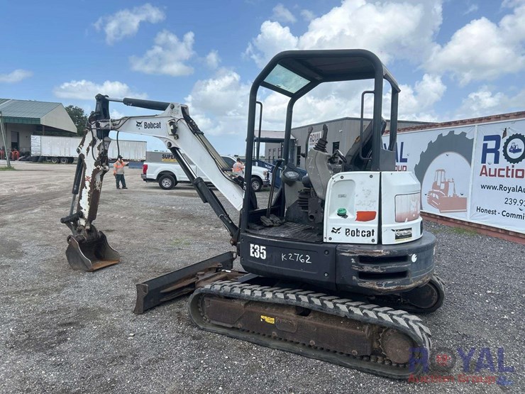 2016-bobcat-e35-image-4