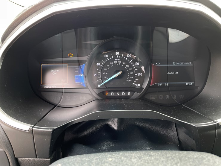 2016-ford-edge-sel-image-56