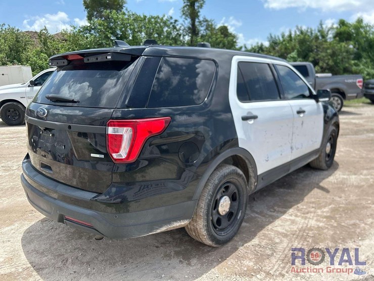 2018-ford-explorer-image-3