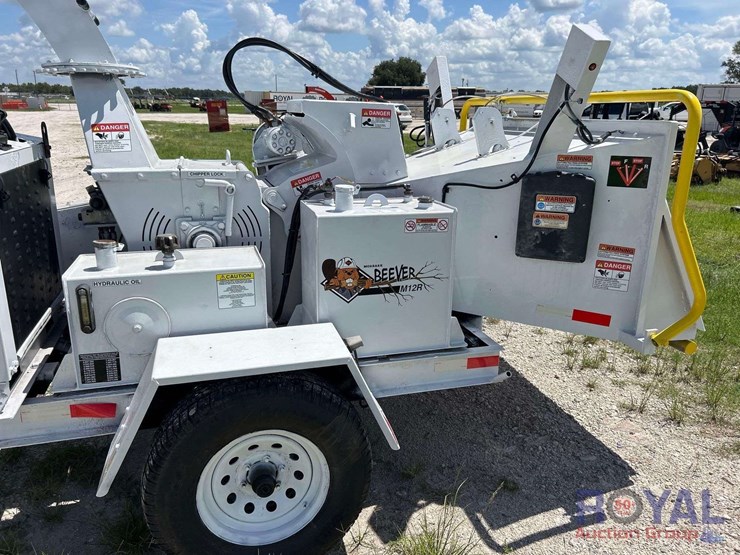2017-e-z-beever-m12r-towable-brush-chipper-image-10