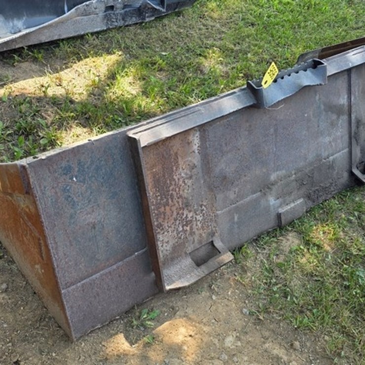 Cat 66" Skidloader Bucket