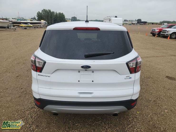 2017-ford-escape-se-image-15