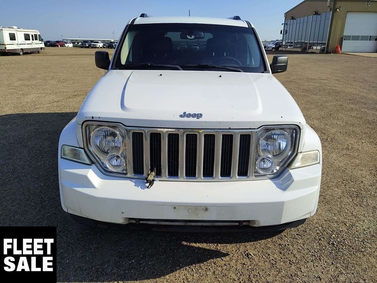 2012-jeep-liberty-image-27