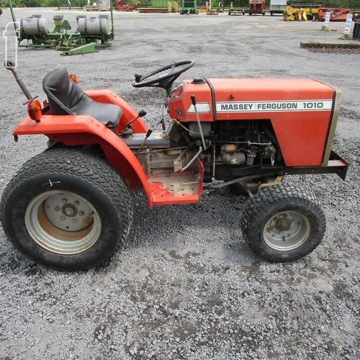 MASSEY-FERGUSON 1010