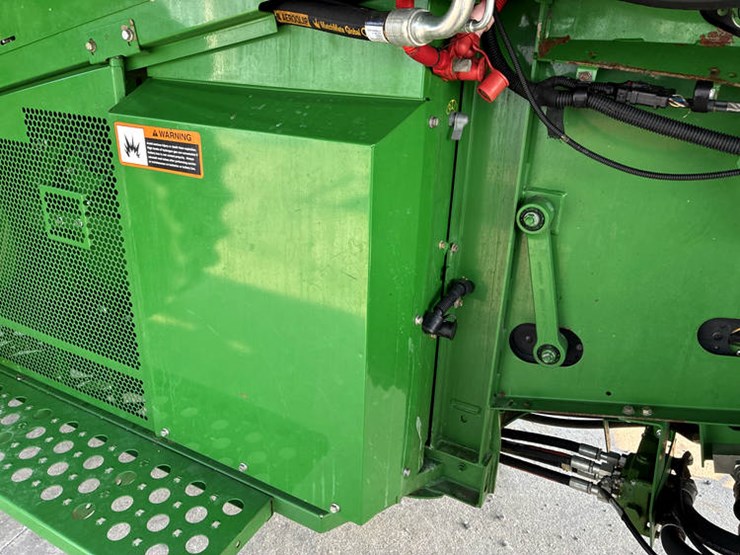 2014-john-deere-s690-image-48