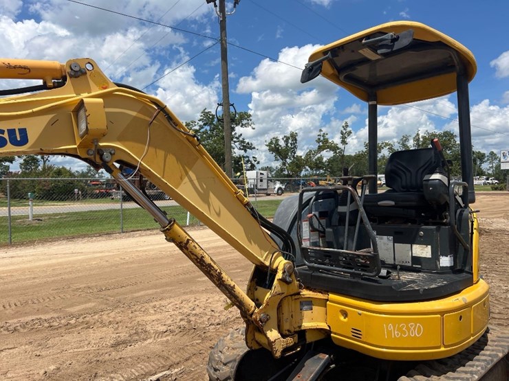 komatsu-pc27mr-2-image-21