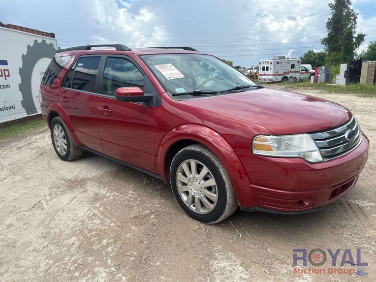 2008-ford-taurus-x-image-2
