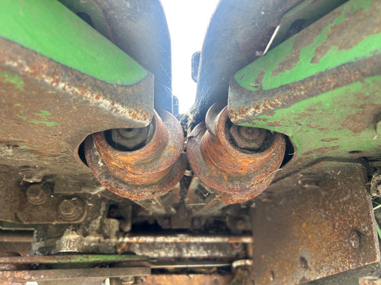 2011-john-deere-608c-image-31
