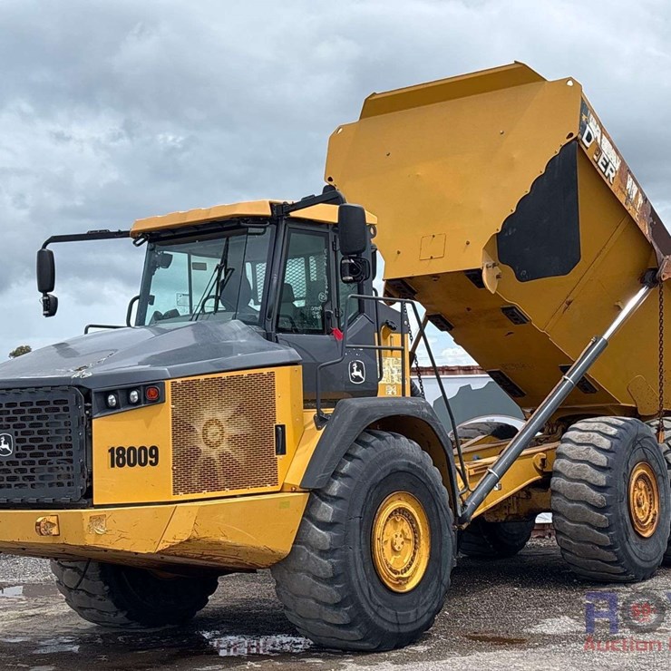 DEERE 410E