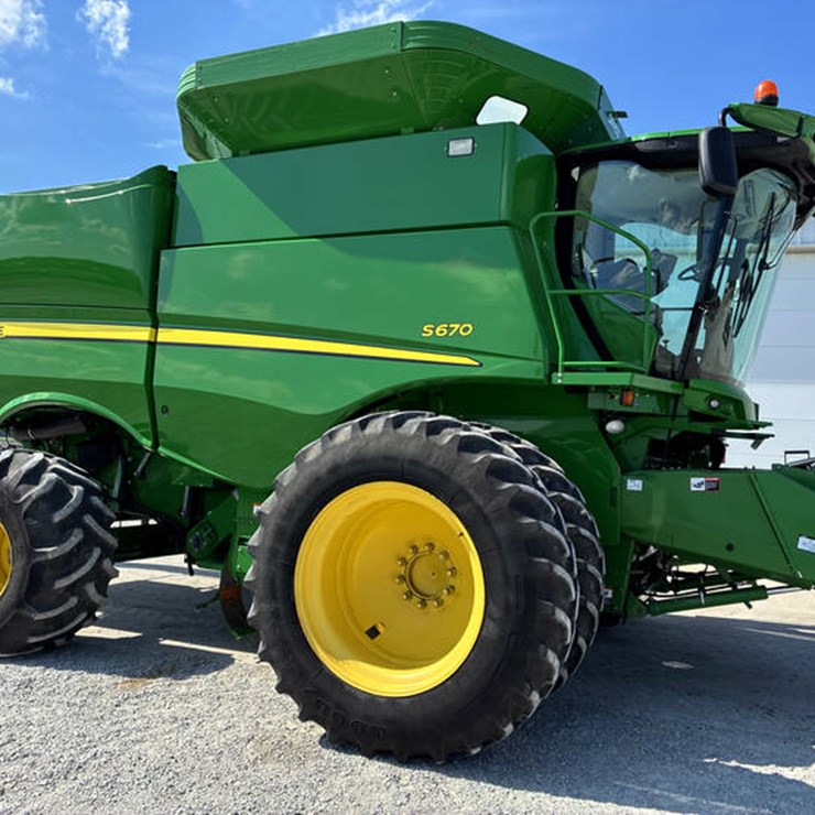 2013 JOHN DEERE S670
