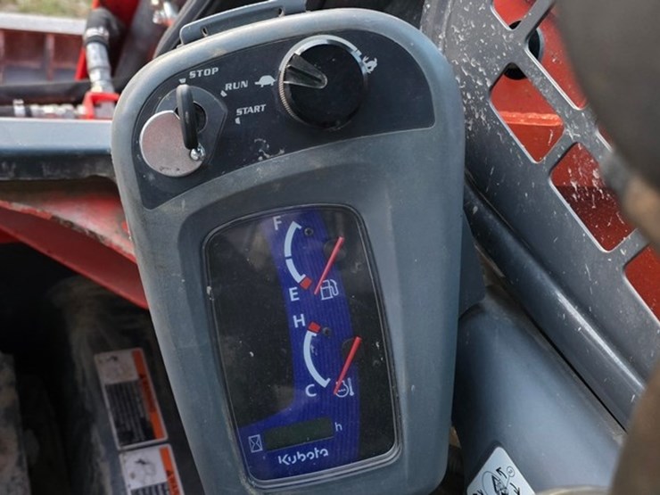 2016-kubota-ssv75-image-51