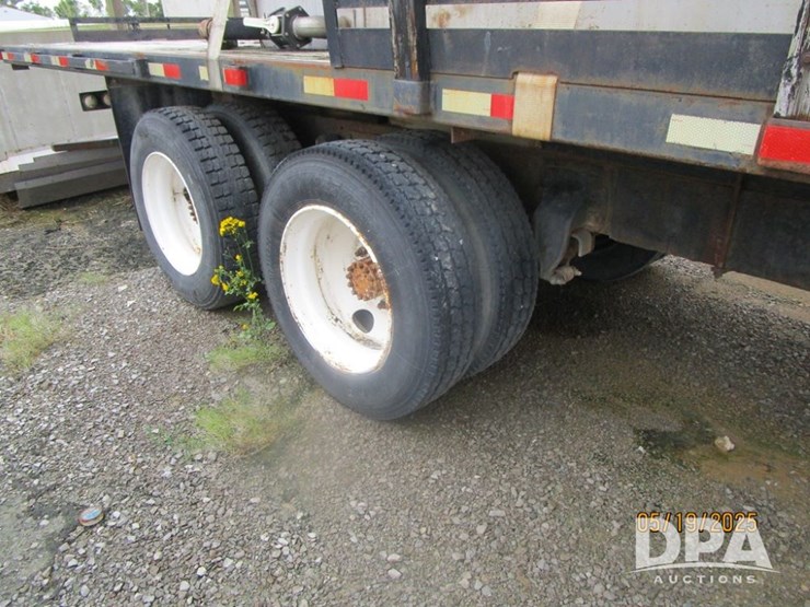 1985-ford-9000-image-12