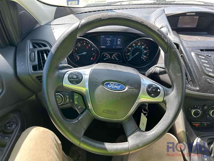 2015-ford-escape-image-30