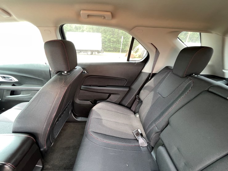 2015-chevrolet-equinox-lt-image-53
