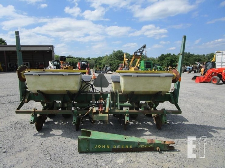 john-deere-7000-image-1